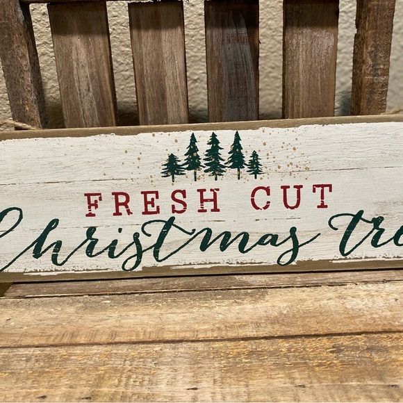 Fresh Cut Christmas Trees Hanging Wood Sign, Farmhouse Christmas Wall Decor - Picture 8 of 13